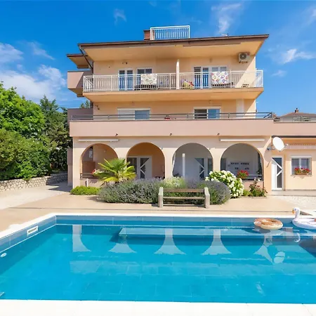 Barbara With Pool Appartement