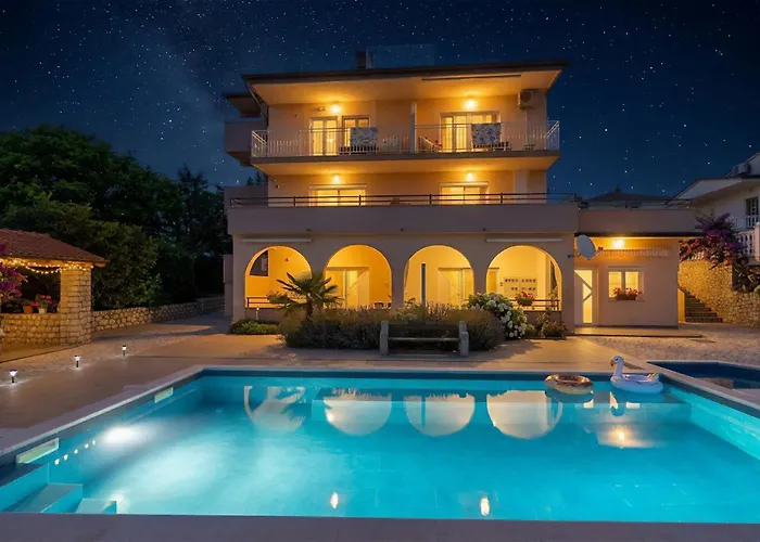 Barbara With Pool Appartement Novi Vinodolski